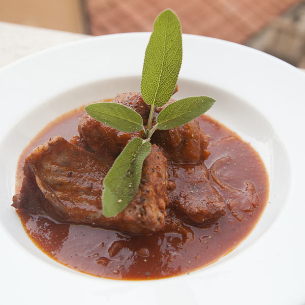 Coniglio in umido alla toscana con olive: la ricetta | Pomodoro Petti