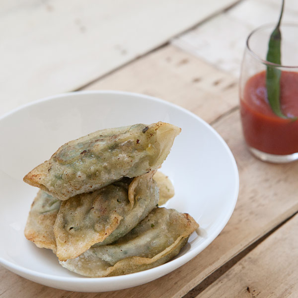 Fagottini acqua e farina con salsa spicy: la ricetta | Pomodoro Petti