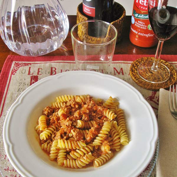 Fusilli pasta with Fassona ragu | Petti Recipes