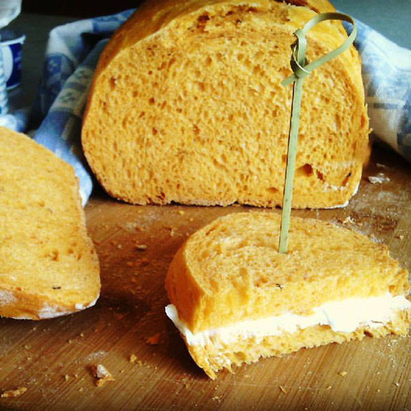 Tomato Bread, the recipe ideal for a starter | Petti Recipes