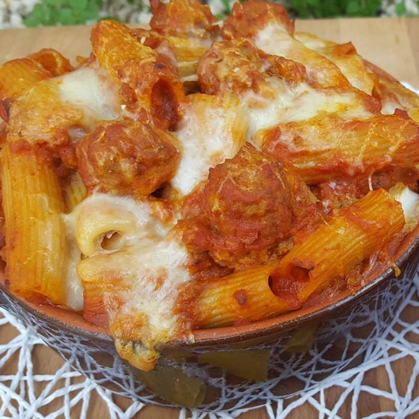 Rigatoni al forno con polpette: la ricetta | Pomodoro Petti