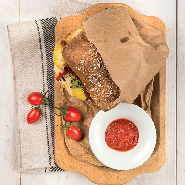 Hamburger con pane ai cereali e salsa al tartufo: la ricetta | Pomodoro Petti